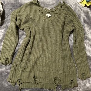 Women’s distressed Sweater